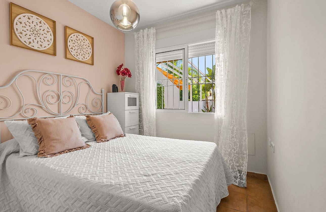 4 soverom Kjedet enebolig til salgs i Torre de la Horadada med svømmebasseng - € 382 000 (Ref: 9142240)