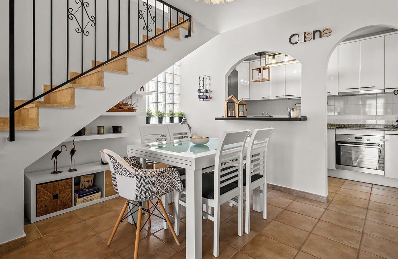 4 soverom Kjedet enebolig til salgs i Torre de la Horadada med svømmebasseng - € 382 000 (Ref: 9142240)