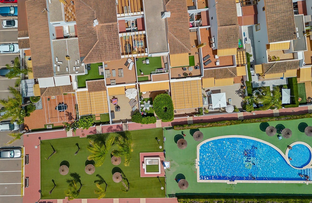 4 soverom Kjedet enebolig til salgs i Torre de la Horadada med svømmebasseng - € 382 000 (Ref: 9142240)