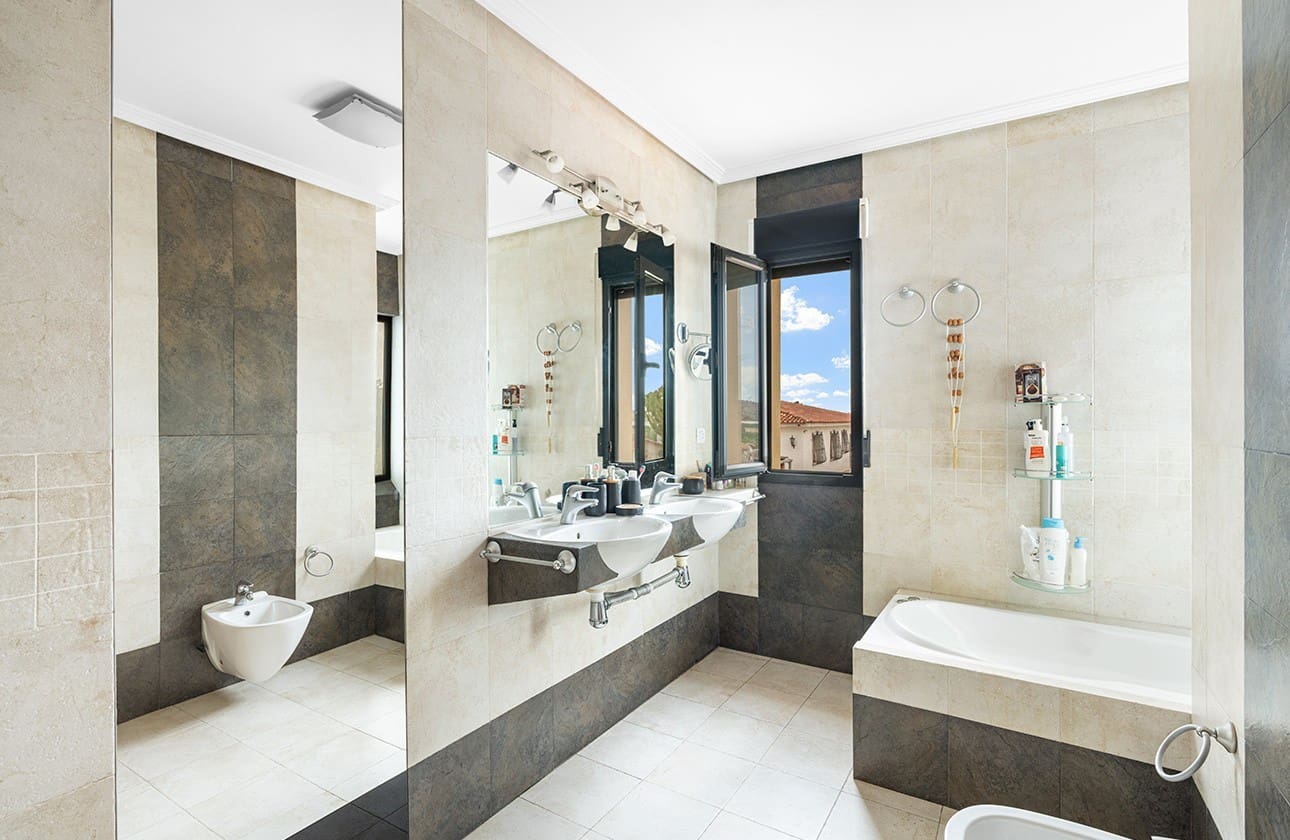 5 quarto Moradia para venda em Rebolledo com piscina garagem - 940 000 € (Ref: 9153333)