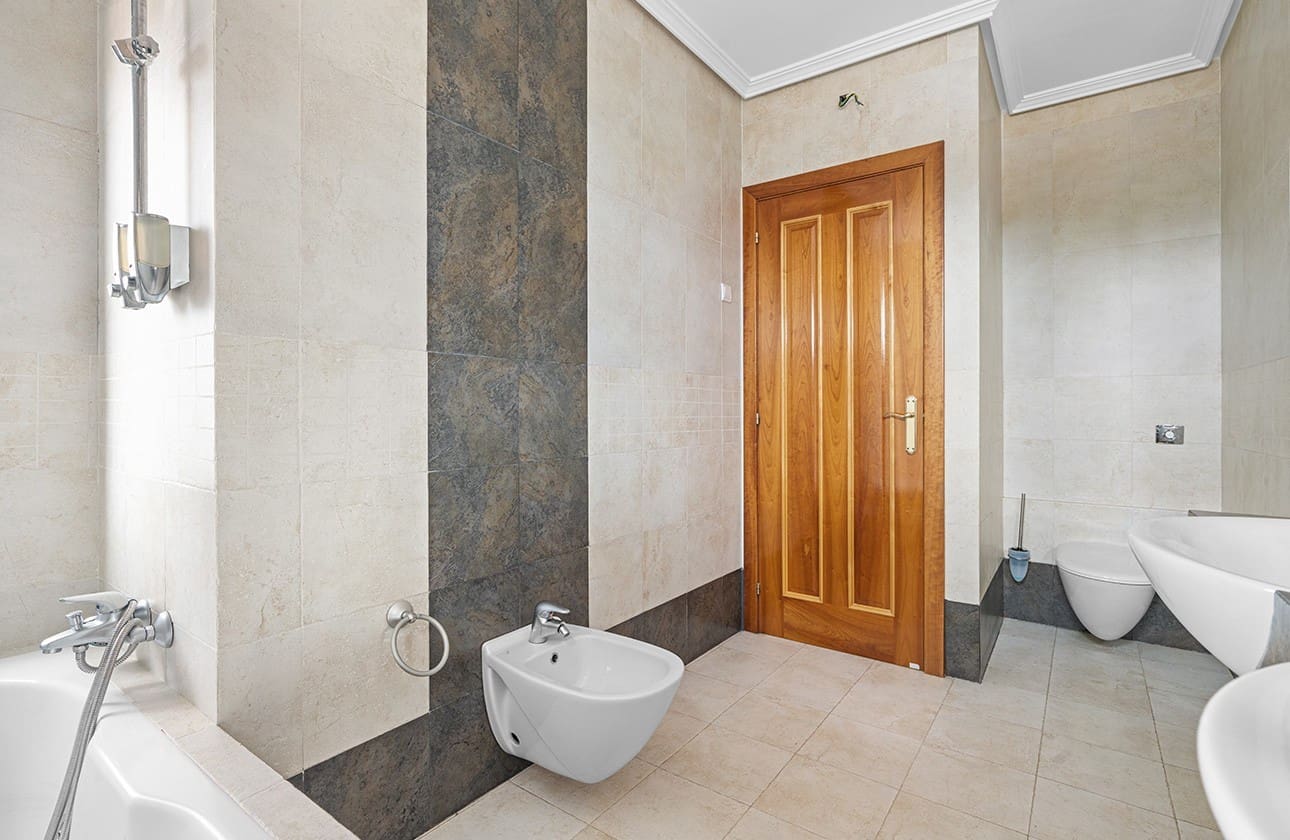 5 quarto Moradia para venda em Rebolledo com piscina garagem - 940 000 € (Ref: 9153333)