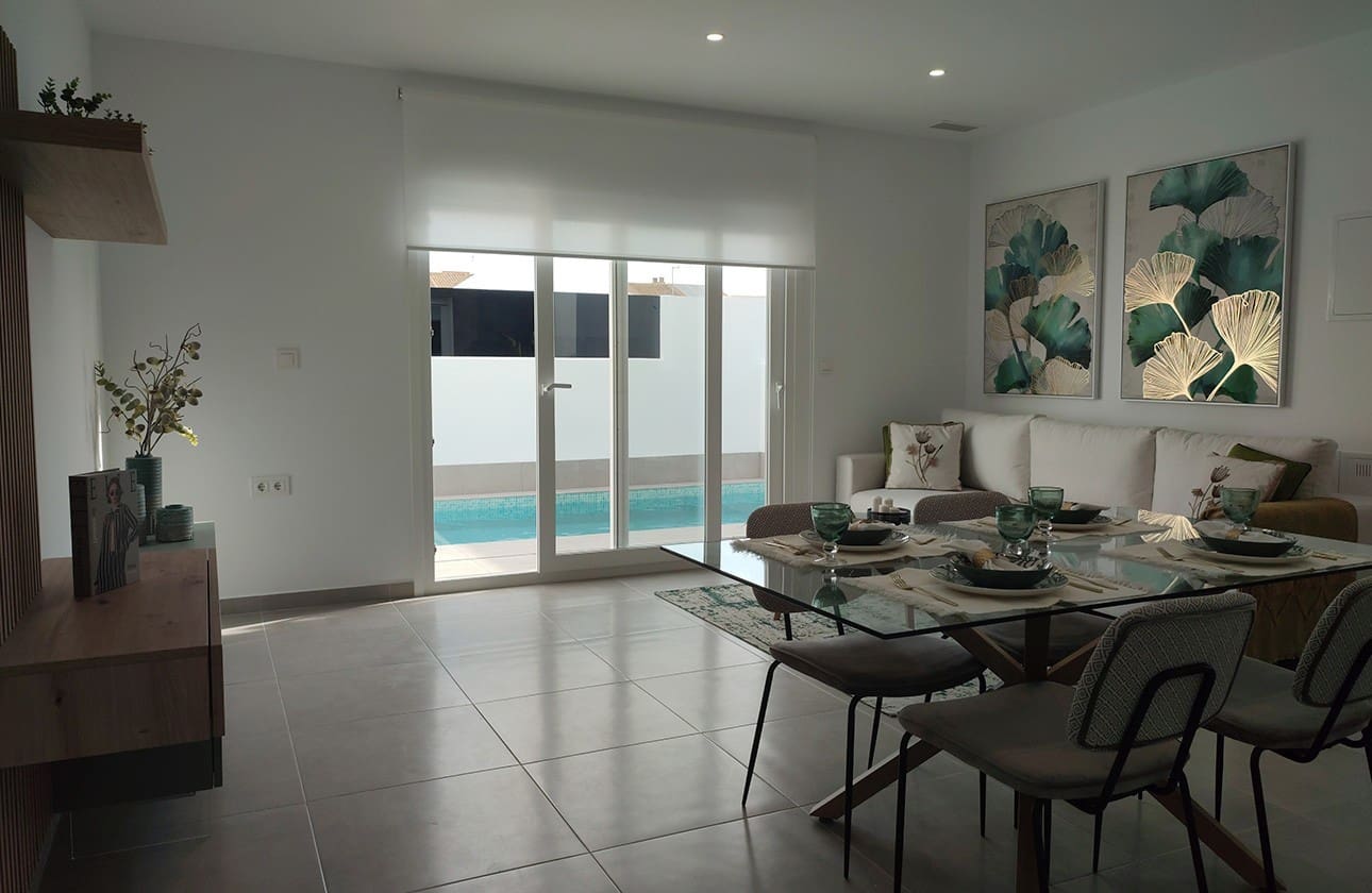 Chalet de 3 habitaciones en Balsicas en venta con piscina garaje - 325.000 € (Ref: 9199817)