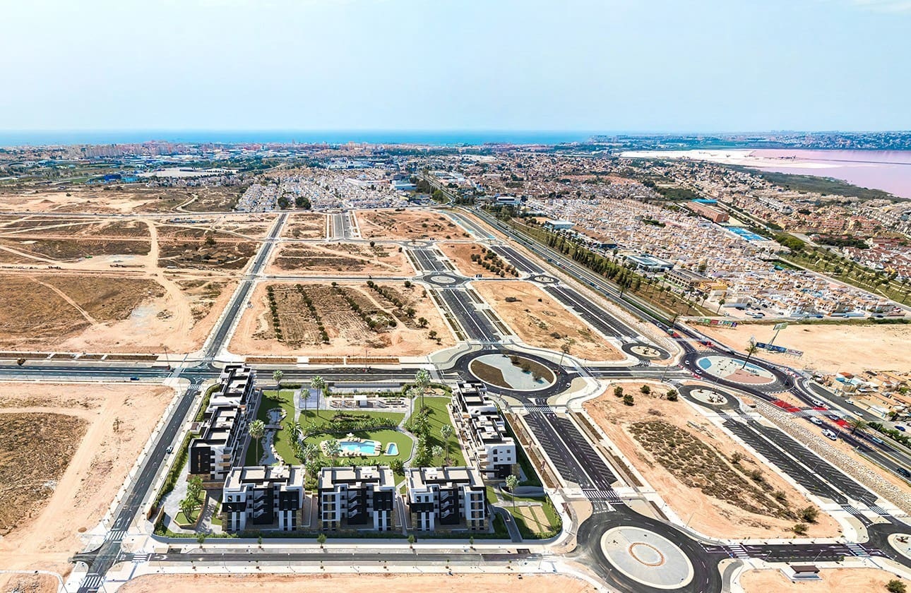 2 soverom Leilighet til salgs i Torrevieja med svømmebasseng garasje - € 289 000 (Ref: 9221428)