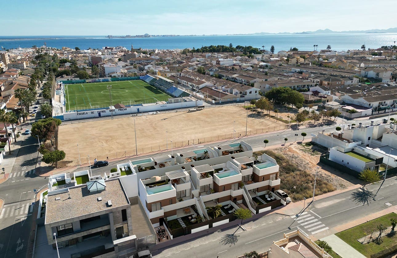 2 soveværelse Lejlighed til salg i Los Cuarteros med swimmingpool garage - € 314.900 (Ref: 9244489)