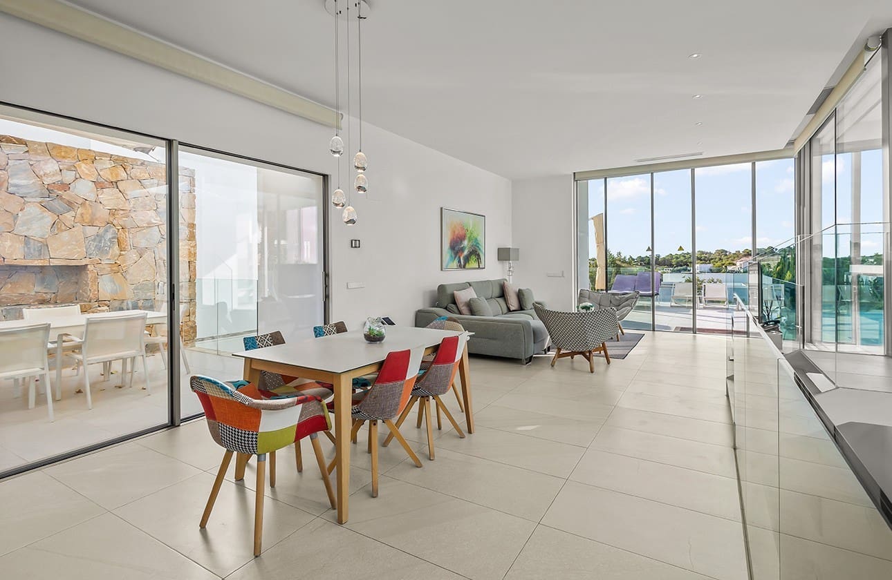 3 soverom Villa til salgs i Las Colinas Golf med svømmebasseng garasje - € 950 000 (Ref: 9245444)