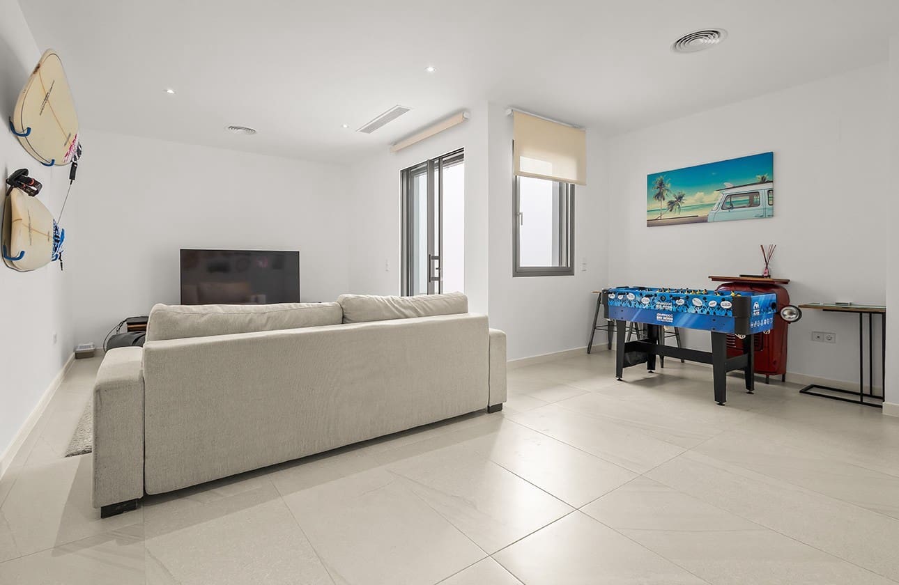 3 soverom Villa til salgs i Las Colinas Golf med svømmebasseng garasje - € 950 000 (Ref: 9245444)