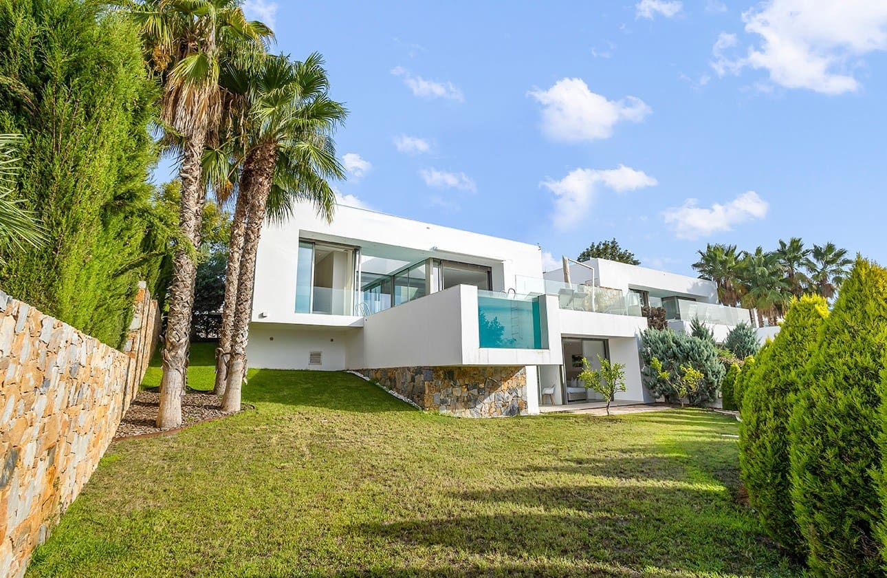 3 soverom Villa til salgs i Las Colinas Golf med svømmebasseng garasje - € 950 000 (Ref: 9245444)