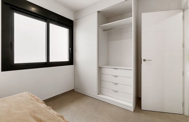 3 chambre Villa/Maison à vendre à San Pedro del Pinatar ciudad, San Pedro del Pinatar avec piscine garage - 380 000 € (Ref: 9268952)