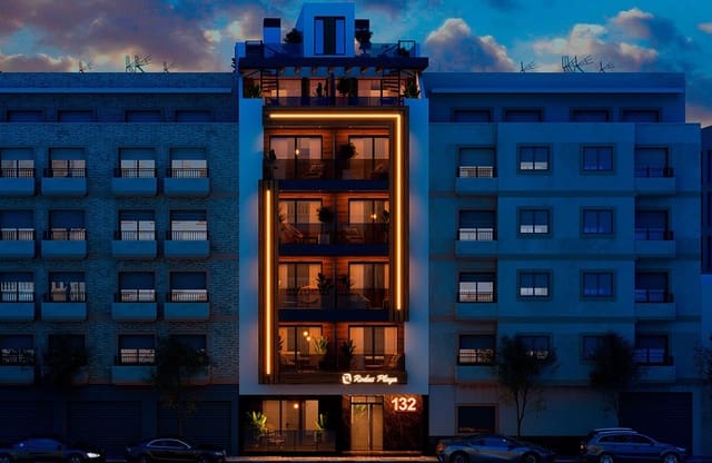 2 makuuhuone Kattohuoneisto myytävänä paikassa Las Piscinas Naturales, Torrevieja mukana uima-altaan 
autotalli - 380 000 € (Ref: 9268954)