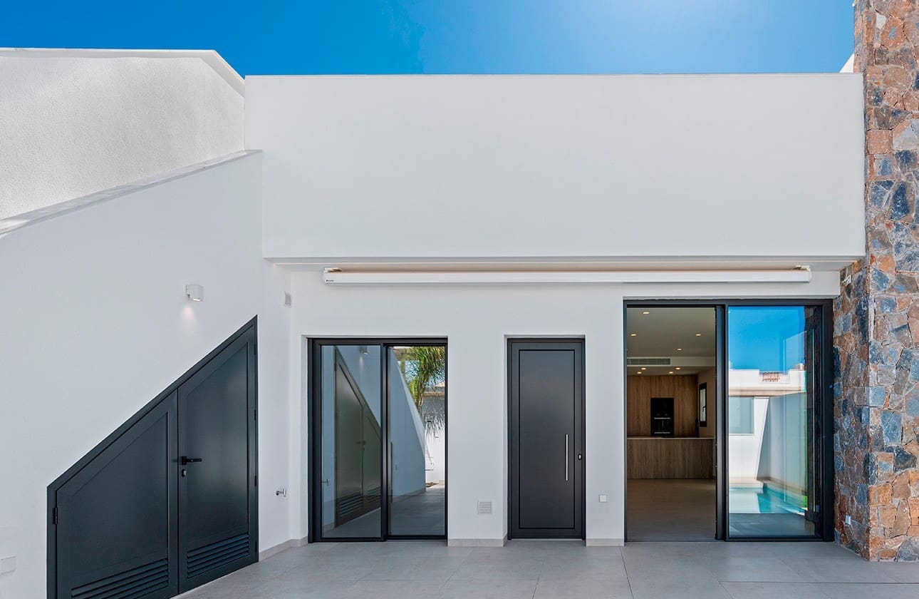 3 bedroom Penthouse for sale in Pilar de la Horadada with pool - € 379,900 (Ref: 9307157)