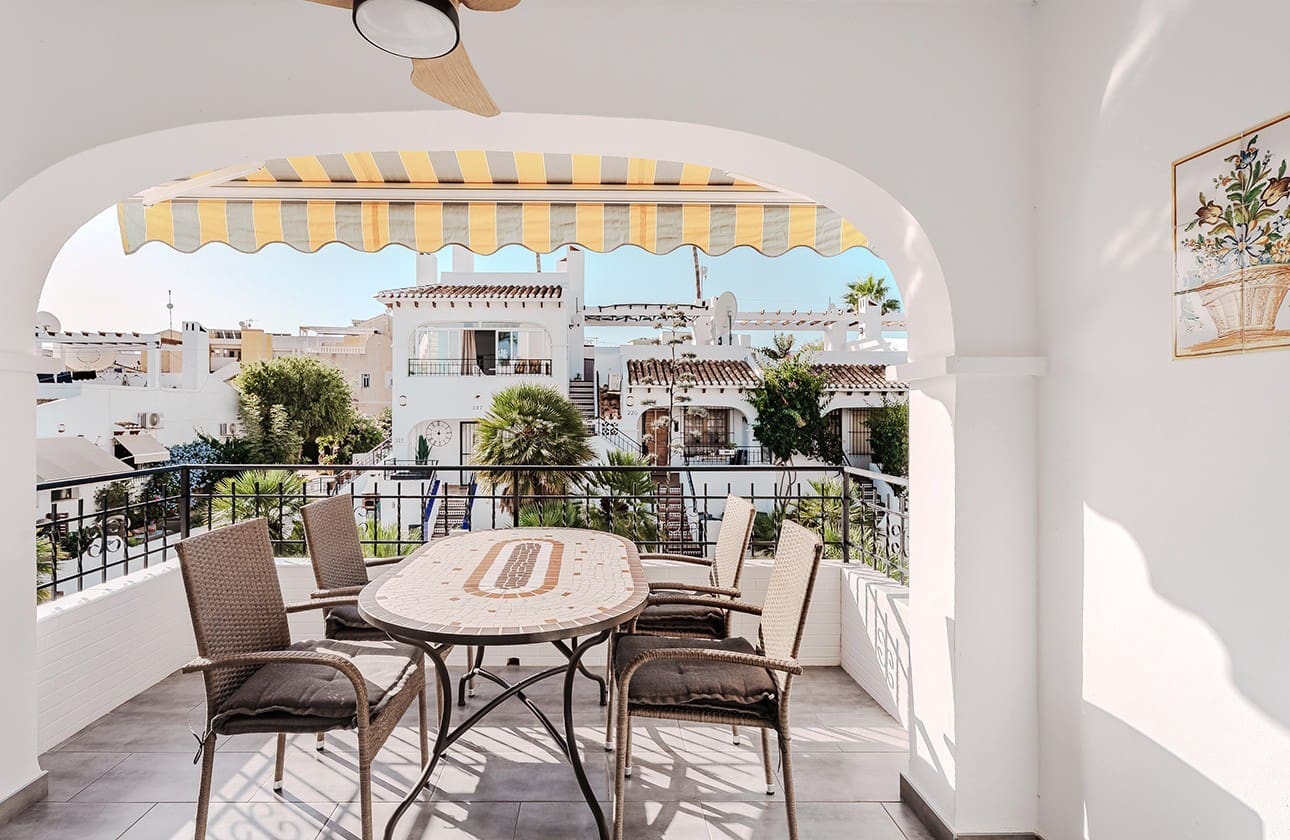 3 soveværelse Lejlighed til salg i Villamartin med swimmingpool - € 319.000 (Ref: 9309388)