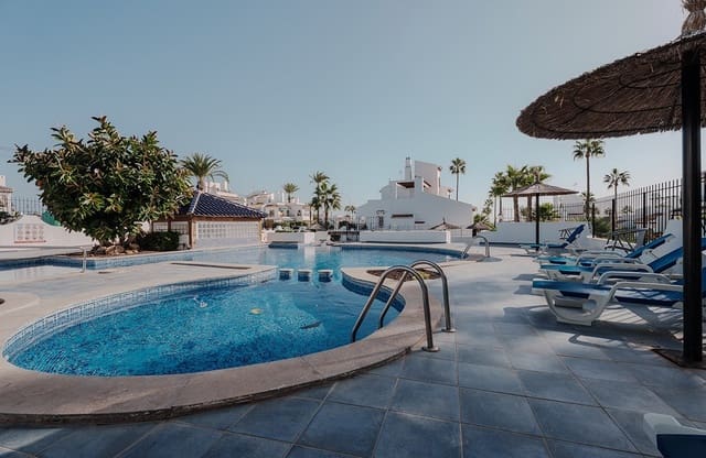 3 soveværelse Lejlighed til salg i Villamartin, Orihuela med swimmingpool - € 319.000 (Ref: 9309388)