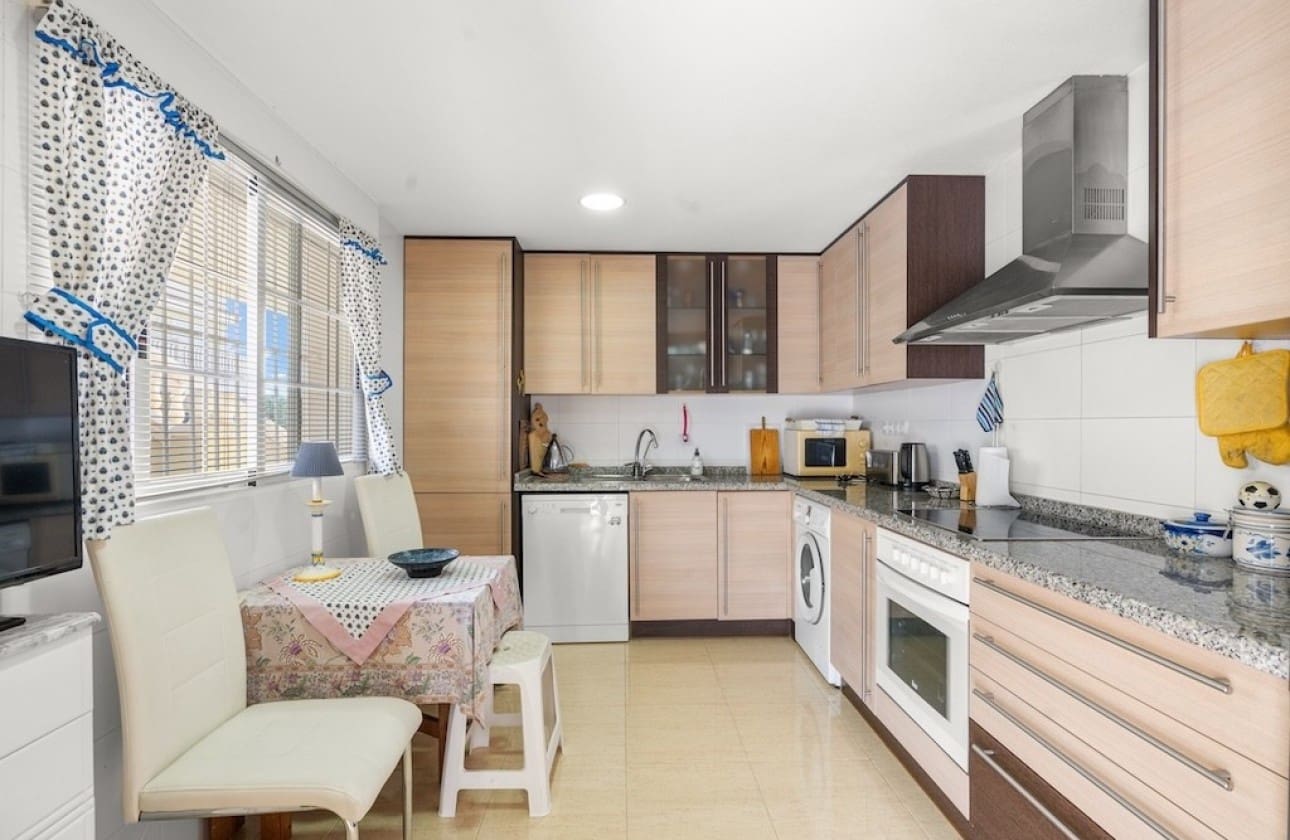 3 bedroom Apartment for sale in Gran Alacant with pool garage - € 249,000 (Ref: 9331341)