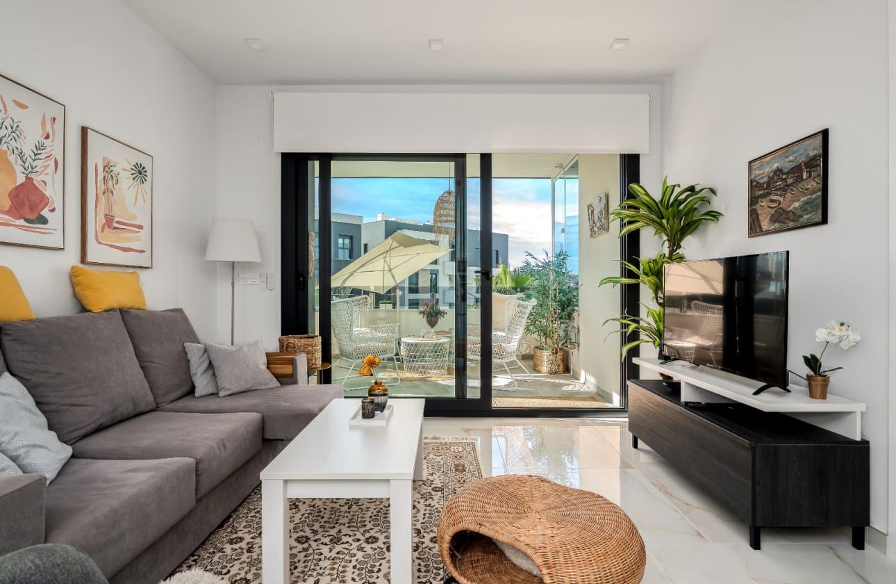 2 soveværelse Lejlighed til salg i Los Altos med swimmingpool garage - € 239.000 (Ref: 9337071)