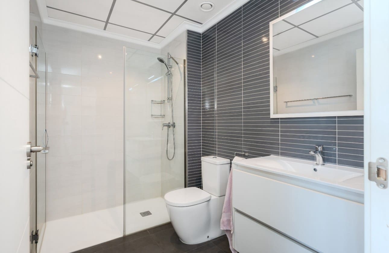 3 soverom Penthouse til salgs i Orihuela Costa med svømmebasseng garasje - € 359 000 (Ref: 9357791)