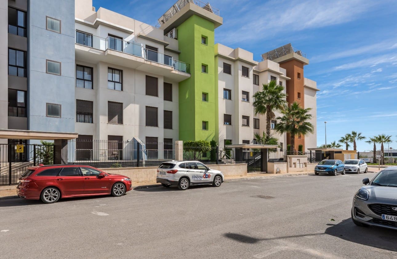 3 soverom Penthouse til salgs i Orihuela Costa med svømmebasseng garasje - € 359 000 (Ref: 9357791)