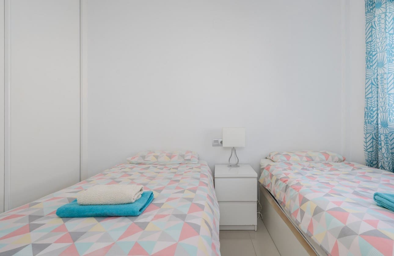 2 soverom Penthouse til salgs i Orihuela Costa med svømmebasseng garasje - € 289 000 (Ref: 9357946)