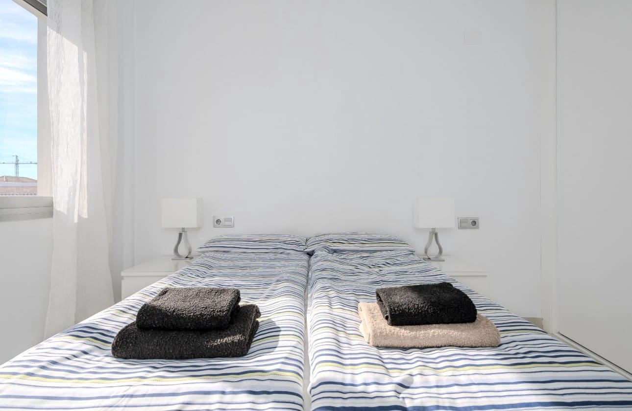 2 soverom Penthouse til salgs i Orihuela Costa med svømmebasseng garasje - € 289 000 (Ref: 9357946)