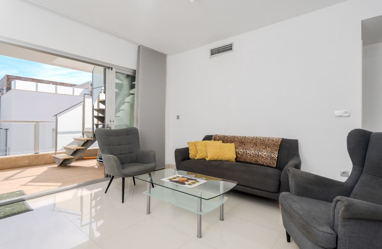 2 soverom Penthouse til salgs i Orihuela Costa med svømmebasseng garasje - € 289 000 (Ref: 9357946)