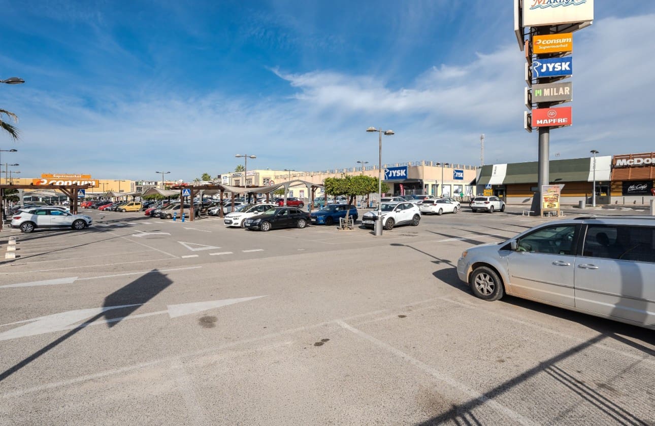 2 soverom Penthouse til salgs i Orihuela Costa med svømmebasseng garasje - € 289 000 (Ref: 9357946)