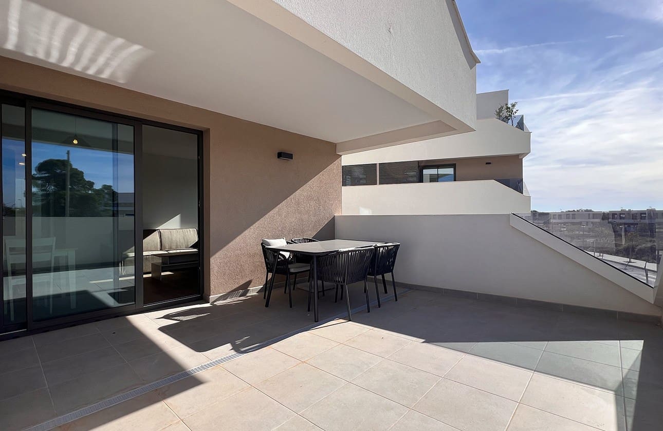 2 soverom Leilighet til leie i Playa de San Juan med svømmebasseng garasje - € 1 600 (Ref: 9384872)