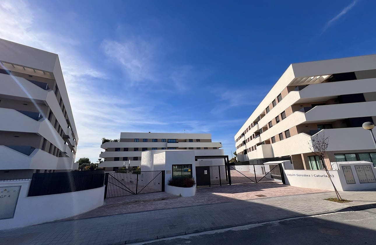 2 soverom Leilighet til leie i Playa de San Juan med svømmebasseng garasje - € 1 600 (Ref: 9384872)