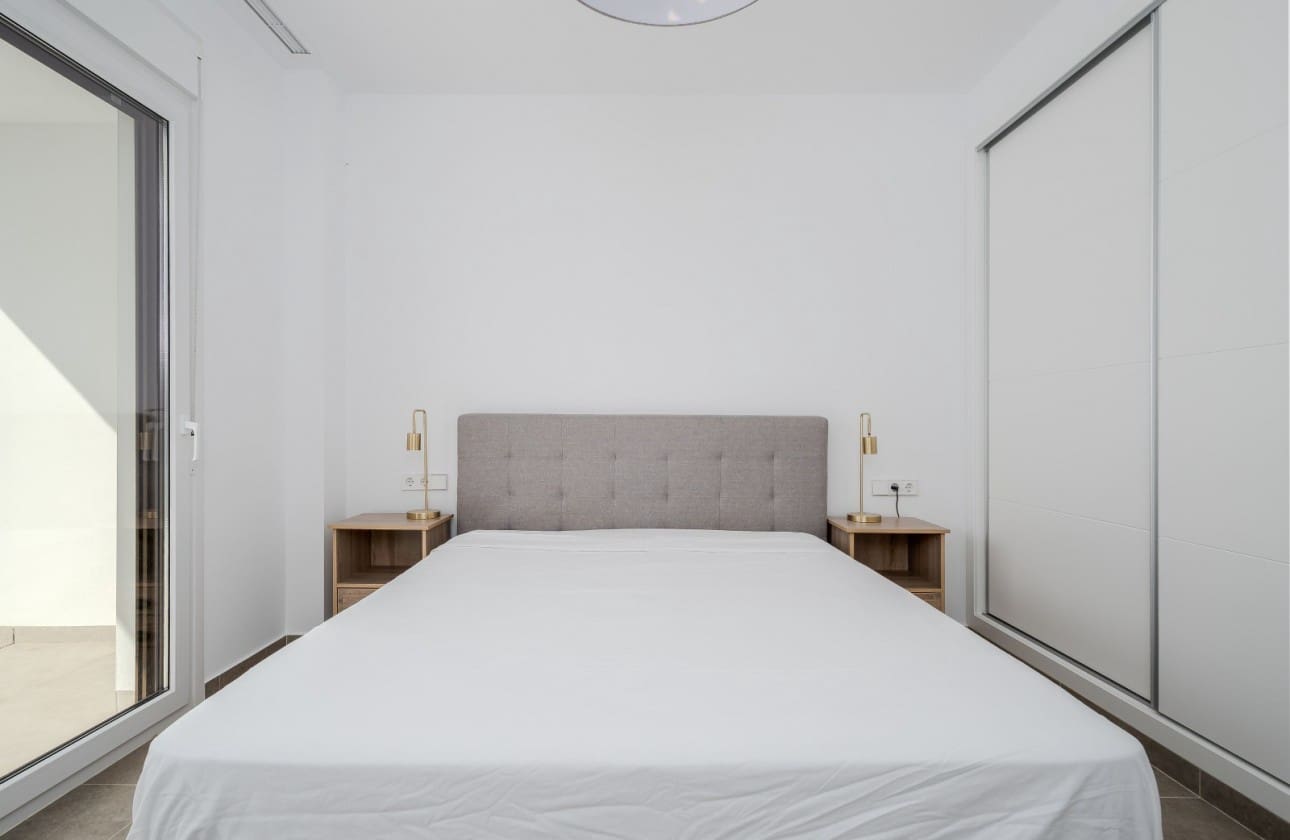 2 sovrum Lägenhet till salu i Playa Flamenca med pool garage - 380 000 € (Ref: 9394449)