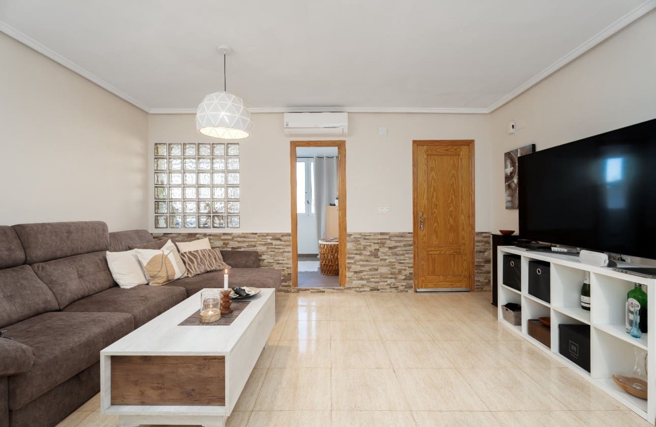 2 bedroom Apartment for sale in Gran Alacant with pool garage - € 184,800 (Ref: 9462846)