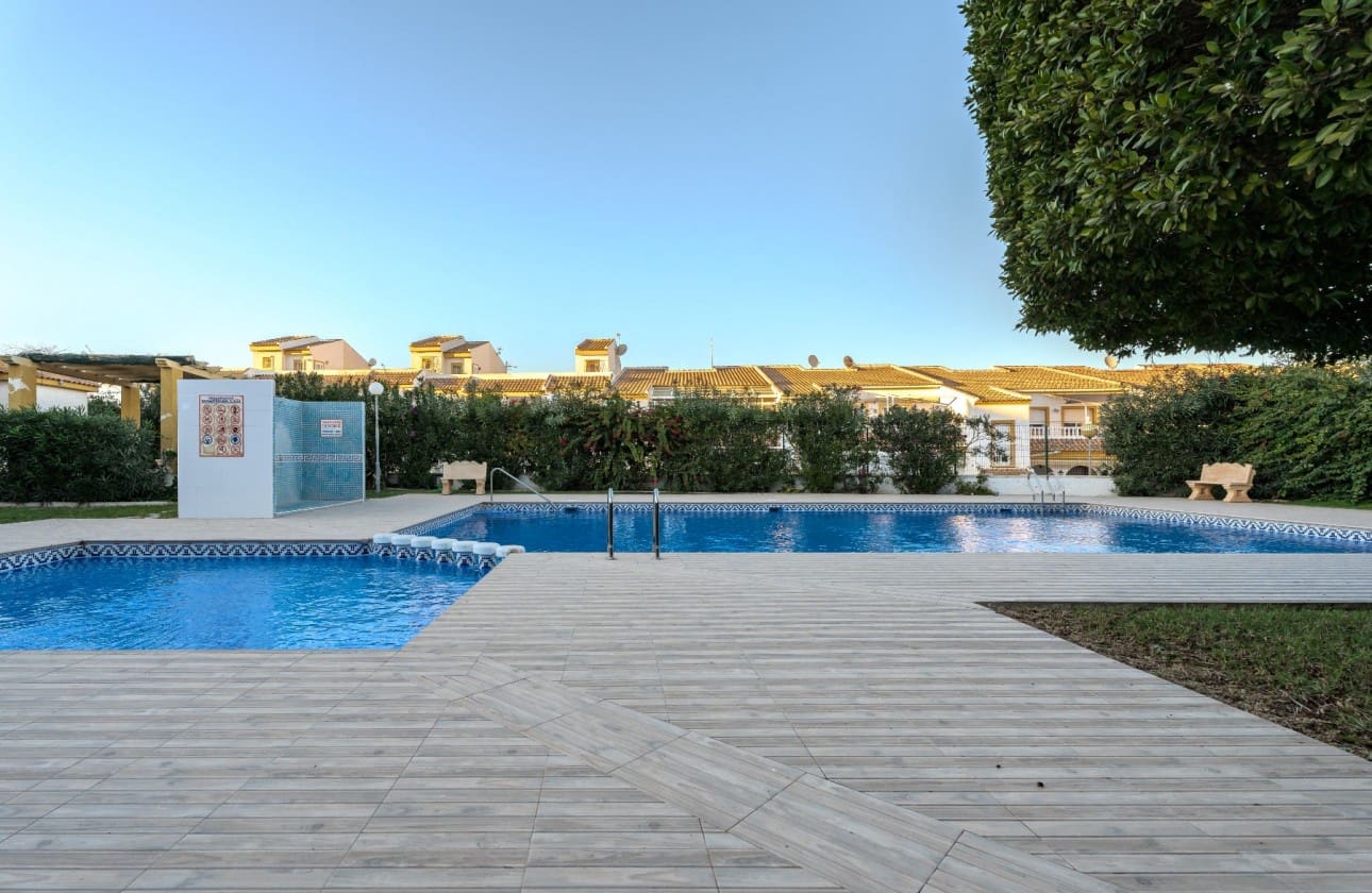 2 bedroom Apartment for sale in Gran Alacant with pool garage - € 184,800 (Ref: 9462846)