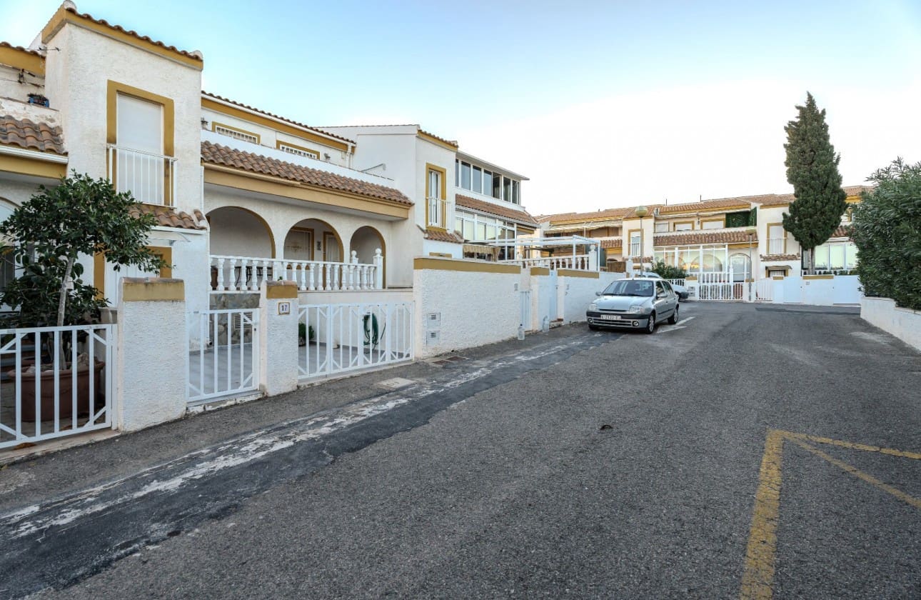 2 bedroom Apartment for sale in Gran Alacant with pool garage - € 184,800 (Ref: 9462846)