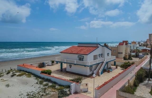 6 soveværelse Villa til salg i La Manga del Mar Menor med garage - € 1.100.000 (Ref: 9462847)