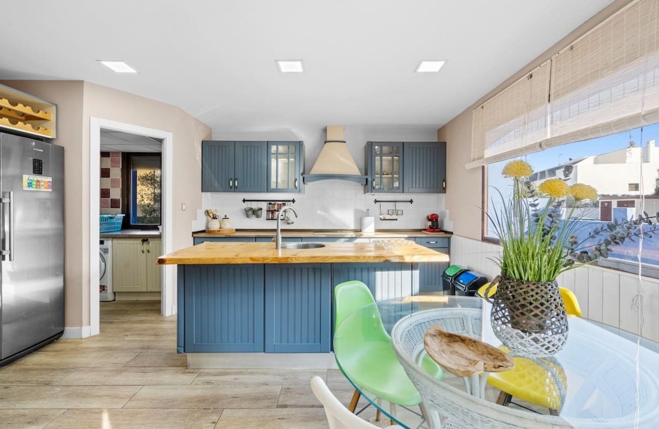 4 bedroom Villa for sale in Santa Pola with pool garage - € 799,000 (Ref: 9464917)