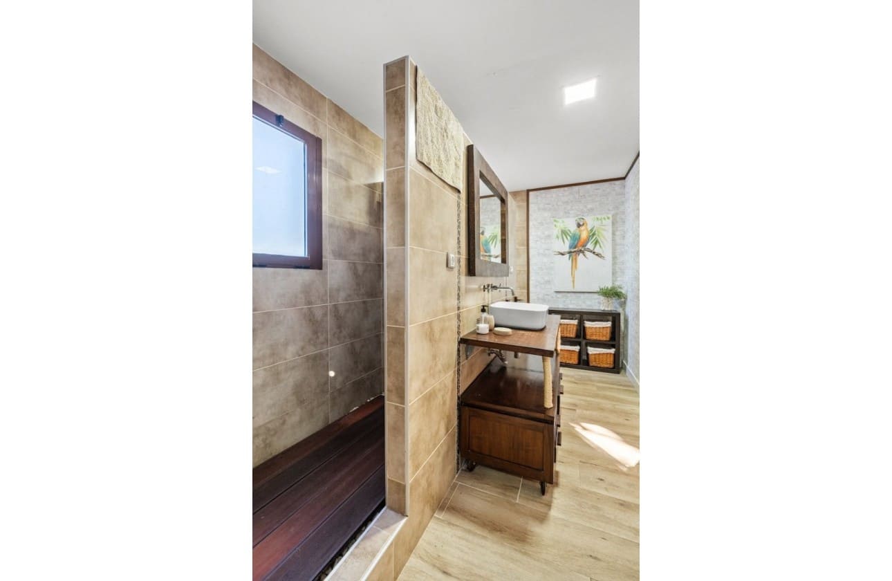 4 bedroom Villa for sale in Santa Pola with pool garage - € 799,000 (Ref: 9464917)