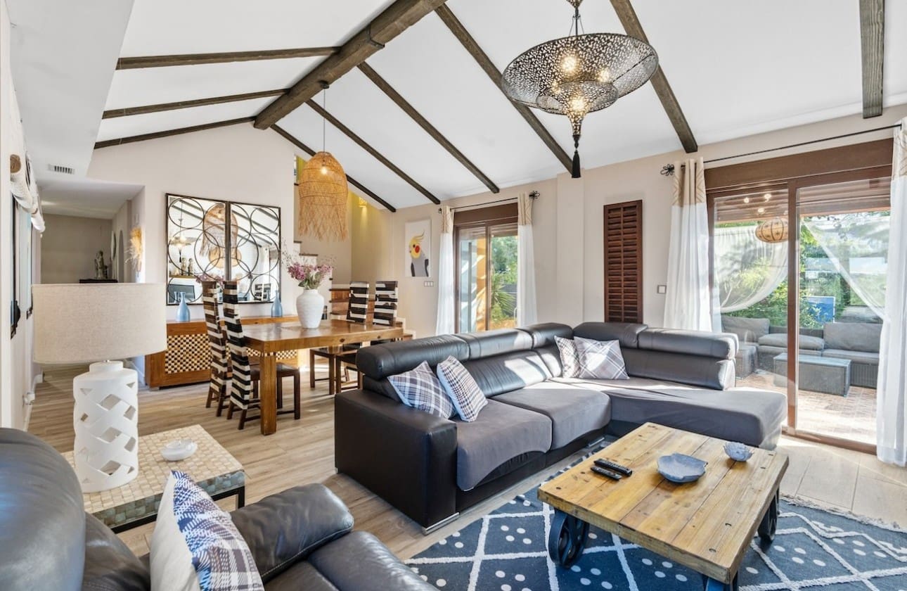 4 bedroom Villa for sale in Santa Pola with pool garage - € 799,000 (Ref: 9464917)