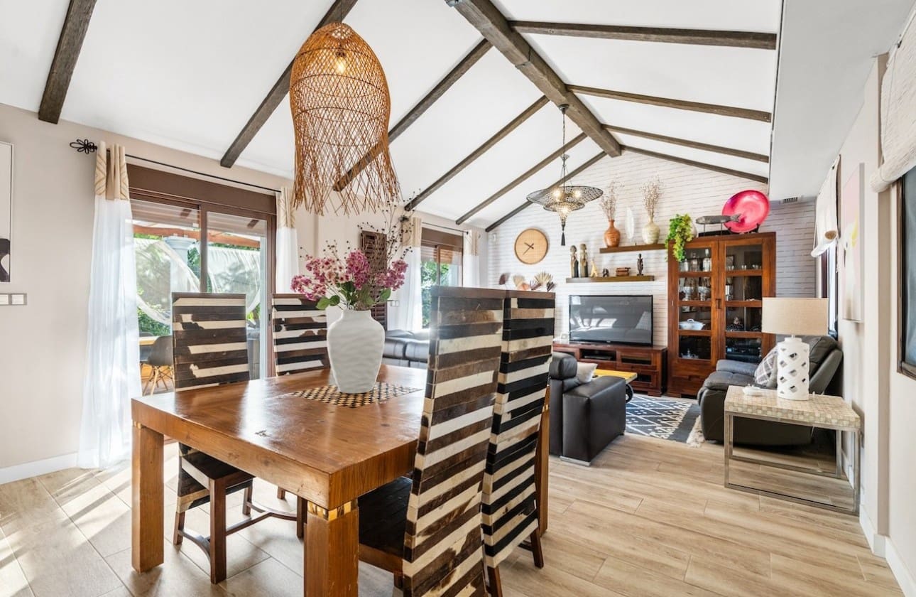 4 bedroom Villa for sale in Santa Pola with pool garage - € 799,000 (Ref: 9464917)