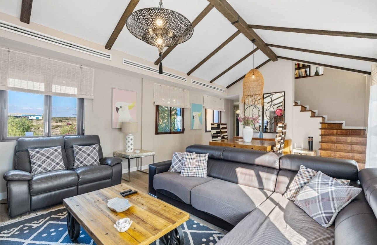 4 bedroom Villa for sale in Santa Pola with pool garage - € 799,000 (Ref: 9464917)