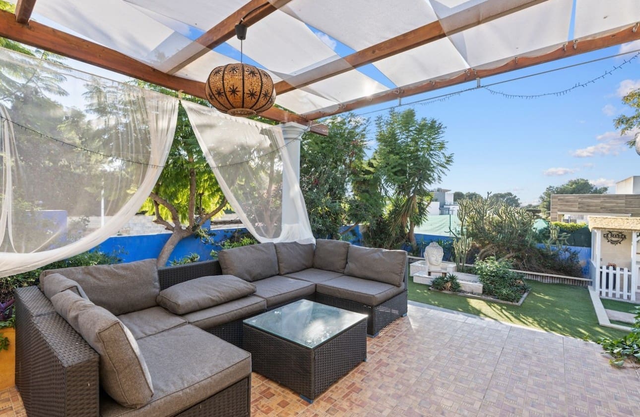 4 bedroom Villa for sale in Santa Pola with pool garage - € 799,000 (Ref: 9464917)