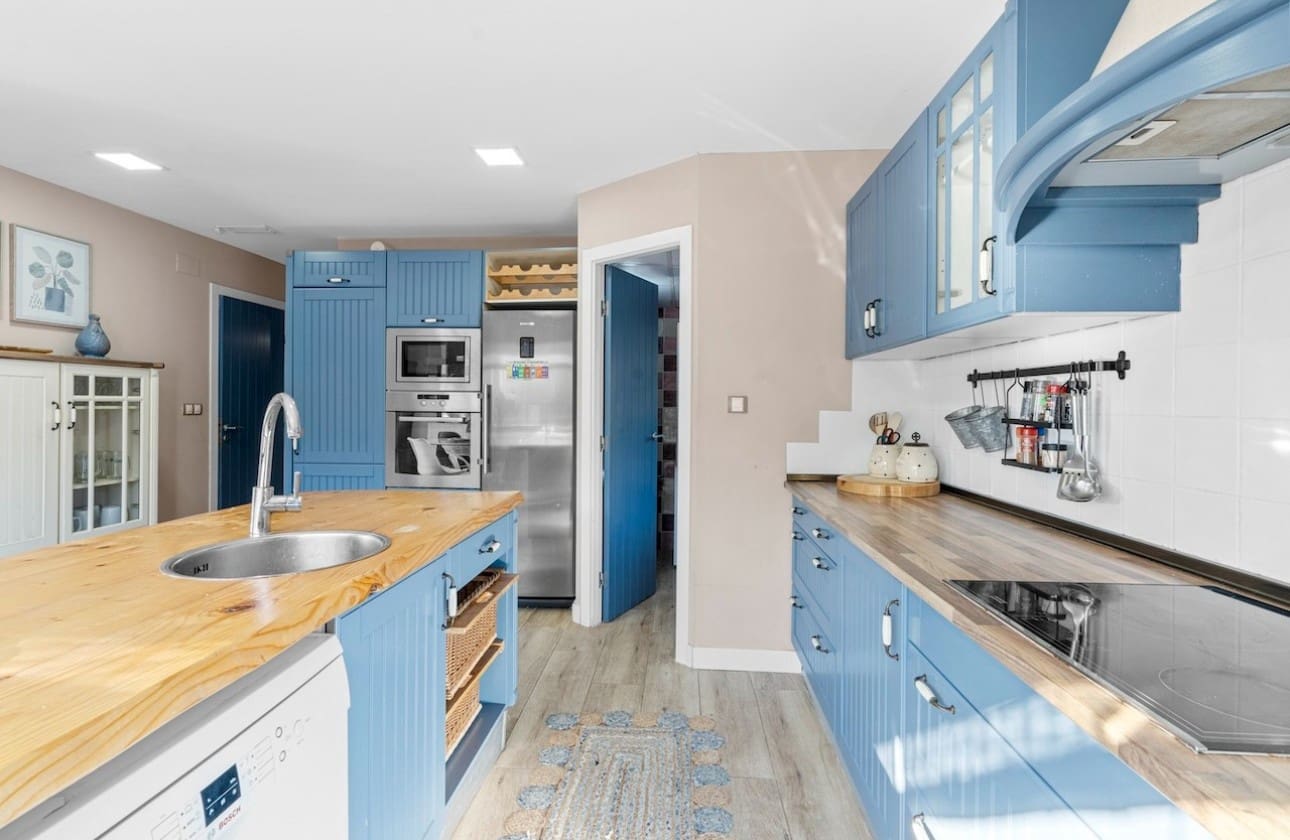 4 bedroom Villa for sale in Santa Pola with pool garage - € 799,000 (Ref: 9464917)