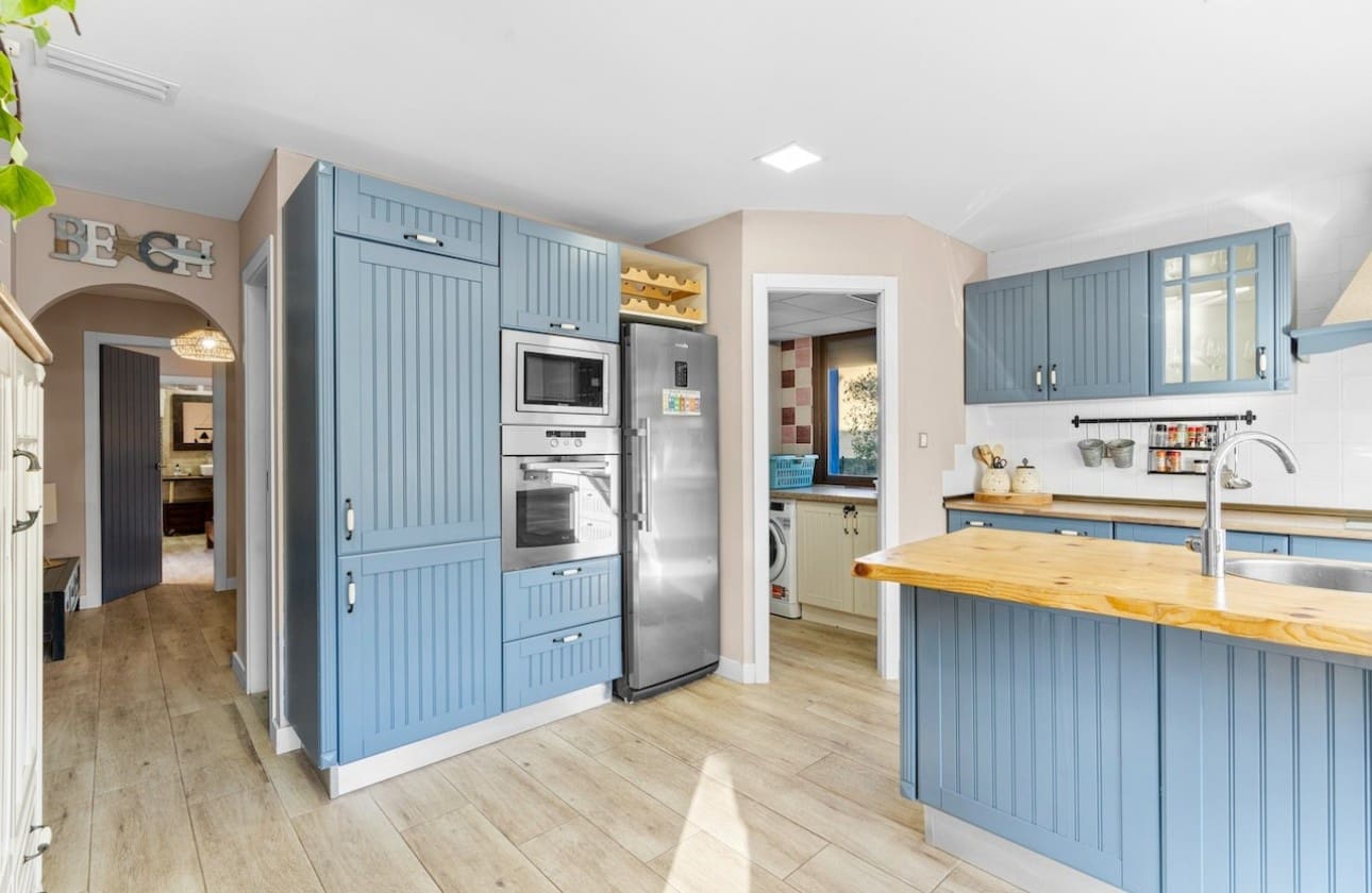 4 bedroom Villa for sale in Santa Pola with pool garage - € 799,000 (Ref: 9464917)