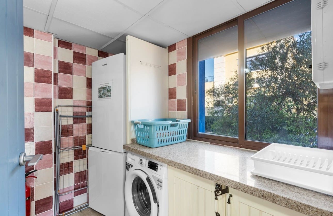 4 bedroom Villa for sale in Santa Pola with pool garage - € 799,000 (Ref: 9464917)