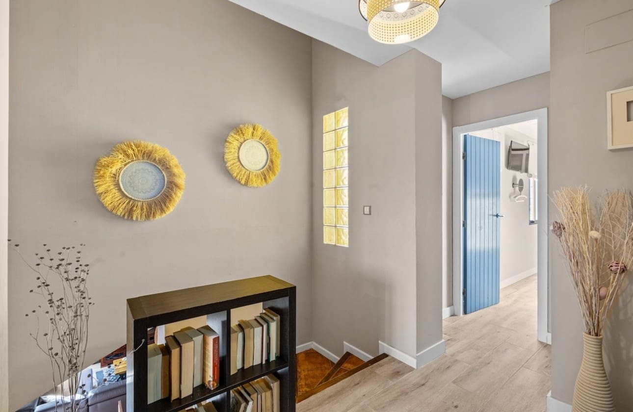 4 bedroom Villa for sale in Santa Pola with pool garage - € 799,000 (Ref: 9464917)