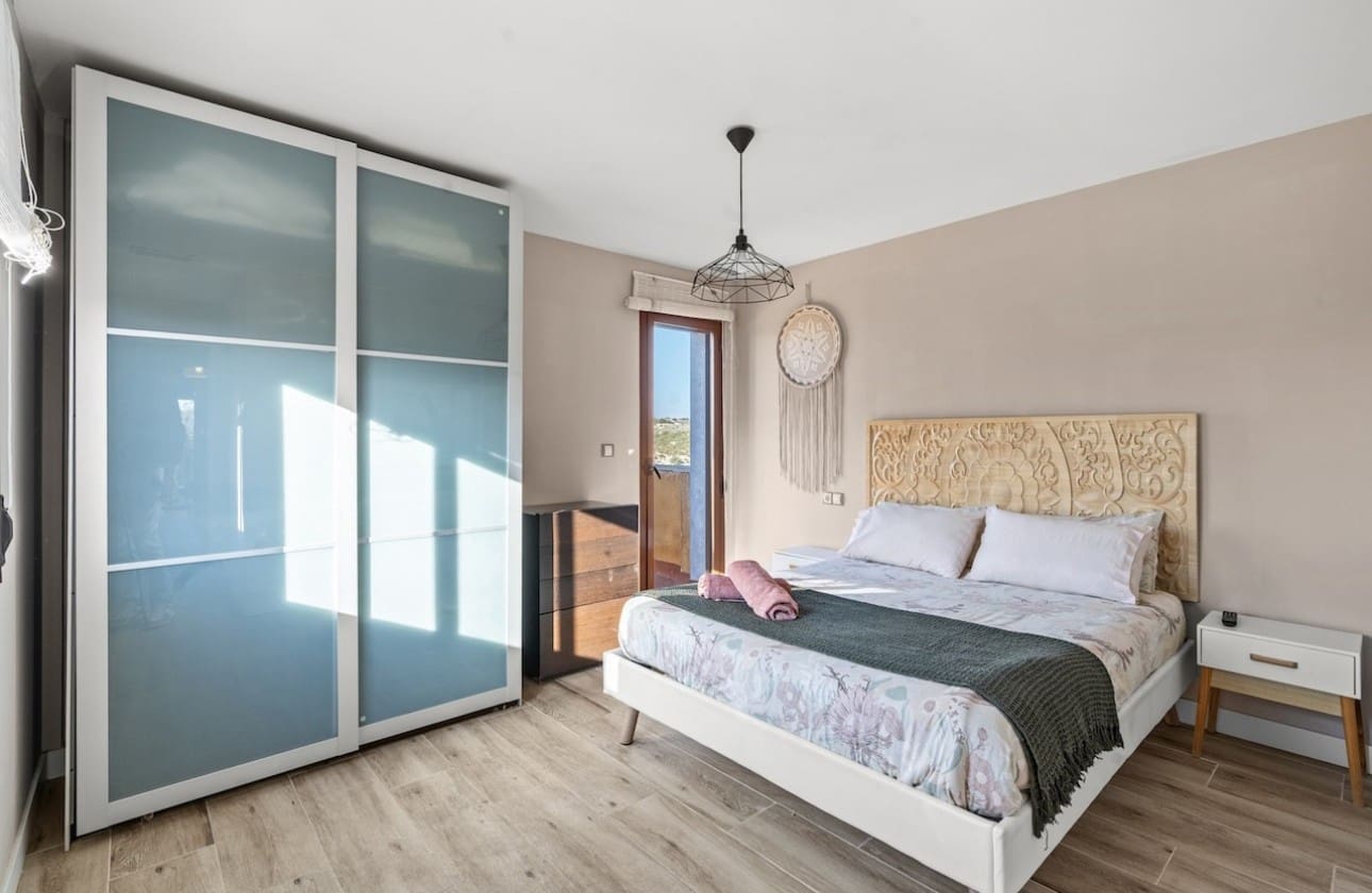 4 bedroom Villa for sale in Santa Pola with pool garage - € 799,000 (Ref: 9464917)