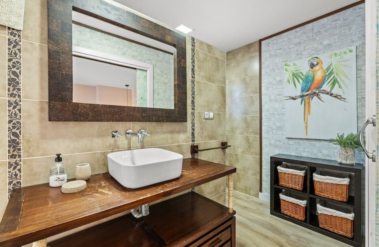 4 bedroom Villa for sale in Santa Pola with pool garage - € 799,000 (Ref: 9464917)