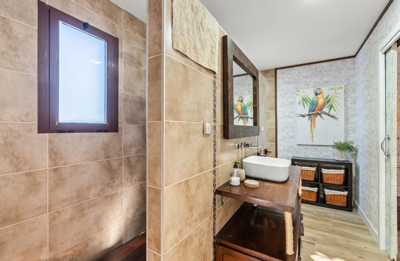 4 bedroom Villa for sale in Santa Pola with pool garage - € 799,000 (Ref: 9464917)