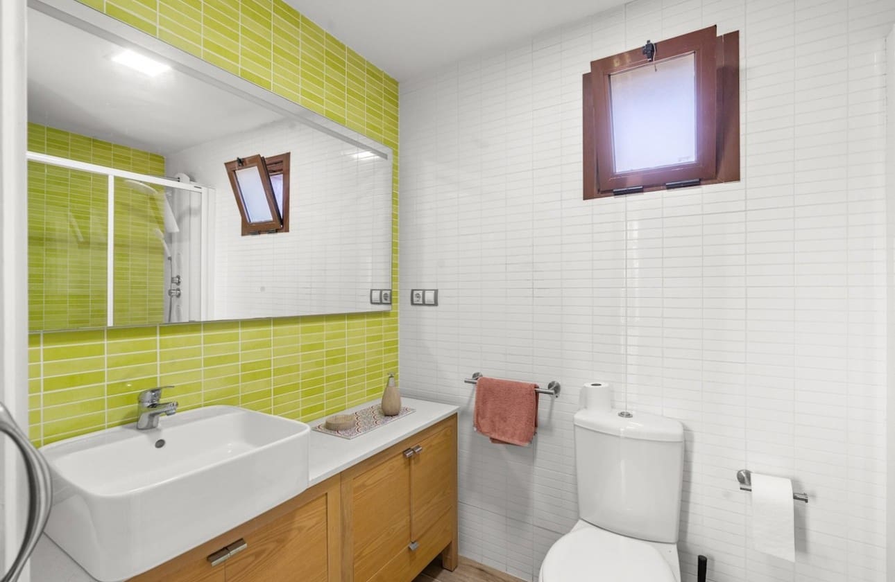 4 bedroom Villa for sale in Santa Pola with pool garage - € 799,000 (Ref: 9464917)