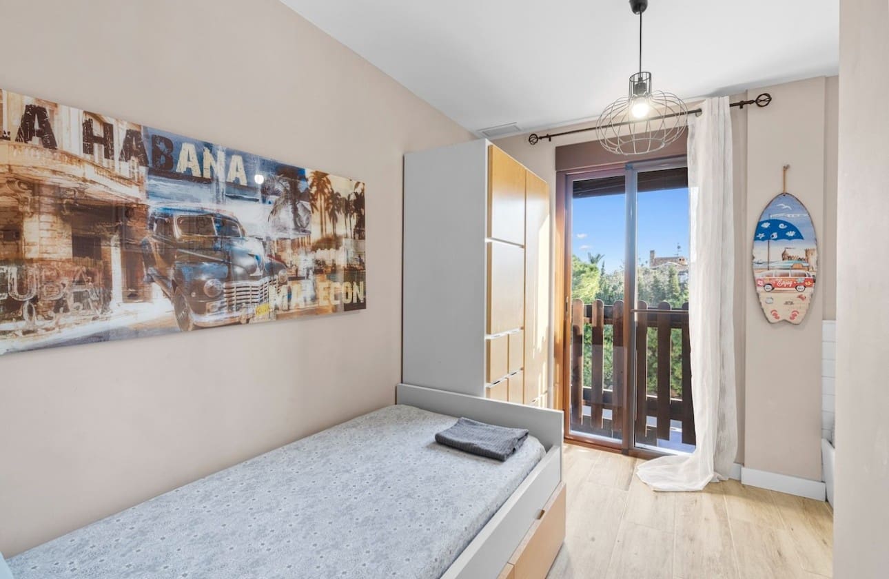 4 bedroom Villa for sale in Santa Pola with pool garage - € 799,000 (Ref: 9464917)