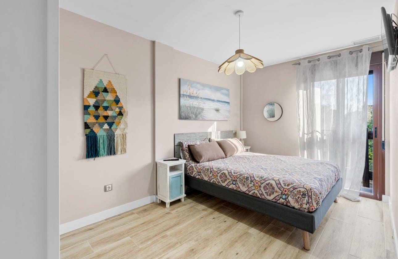 4 bedroom Villa for sale in Santa Pola with pool garage - € 799,000 (Ref: 9464917)