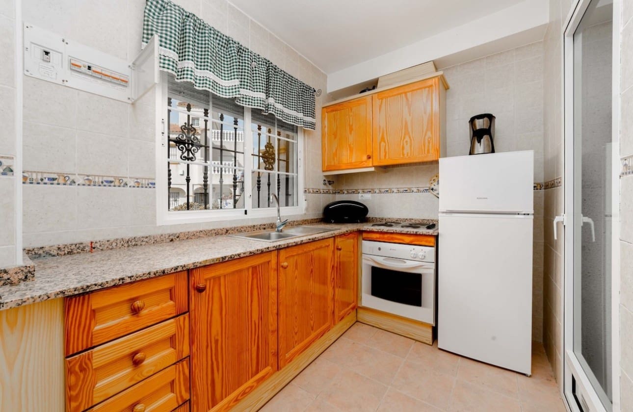 2 soverom Hus til salgs i Villamartin med svømmebasseng garasje - € 149 000 (Ref: 9465005)