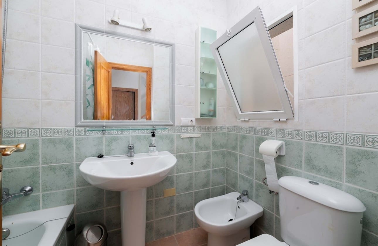 2 soverom Hus til salgs i Villamartin med svømmebasseng garasje - € 149 000 (Ref: 9465005)