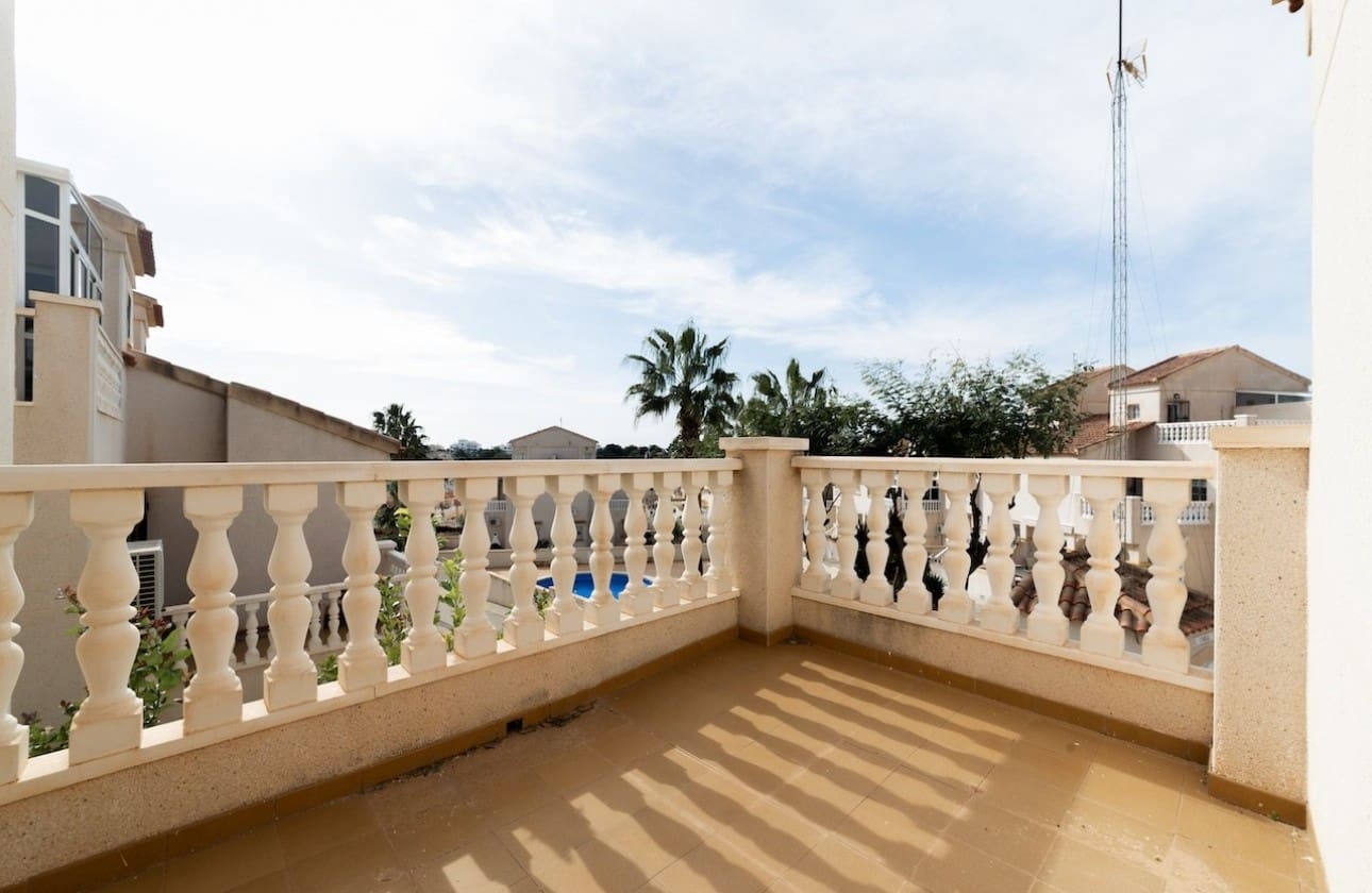 2 soverom Hus til salgs i Villamartin med svømmebasseng garasje - € 149 000 (Ref: 9465005)